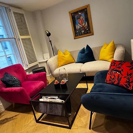 Chic Central London Apart In Soho Mayfair
